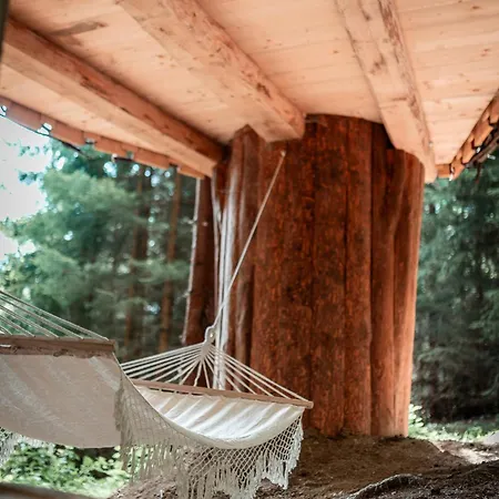 Veza V Korunach Stromov ラグジュアリーテント *