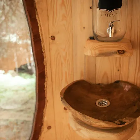 Veza V Korunach Stromov ラグジュアリーテント